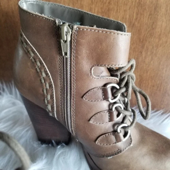 Seychelles Shenanigans Leather Lace Up Platform  Booties 7 - Picture 5 of 13